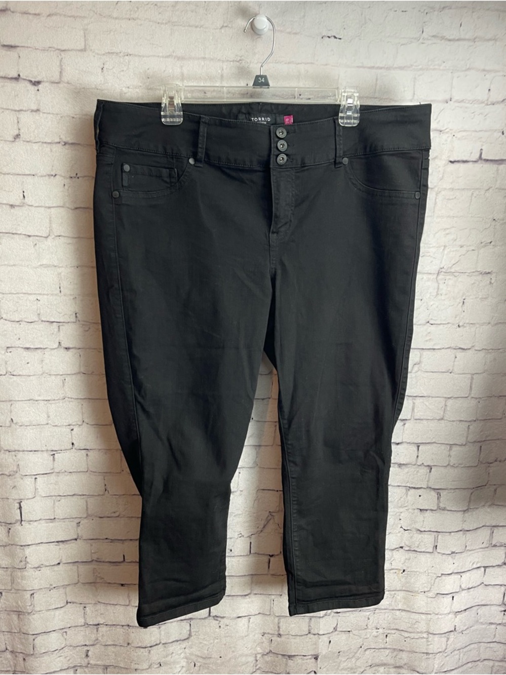 Torrid size 20 black cropped jeans